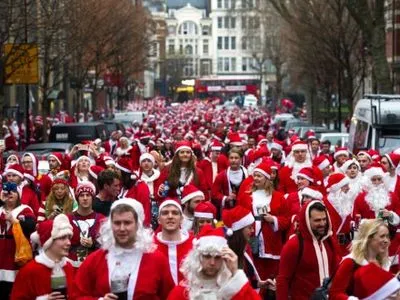 В Лондоне состоялся ежегодный фестиваль Санта Клаусов