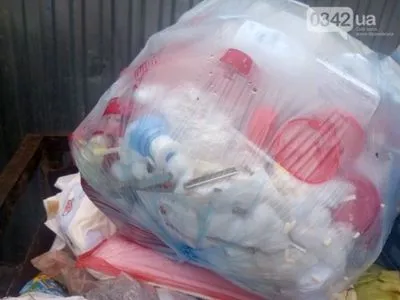 В Івано-Франківську медичні відходи, які необхідно утилізовувати, викидають на смітник – ЗМІ