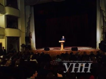 В.Гройсман в Черновцах назвал приоритетные задачи правительства на 2017 год