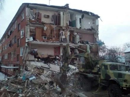 Рятувальники ще не ліквідували наслідки обвалу будинку в Чернігові