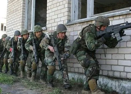 Латвія побудує захисні укріплення на кордоні з Росією