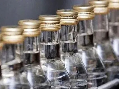 Подпольный цех по производству фальсифицированного алкоголя разоблачили в Харькове