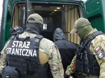 В Польше разоблачили преступников, которые переправляли украинцев в Британию