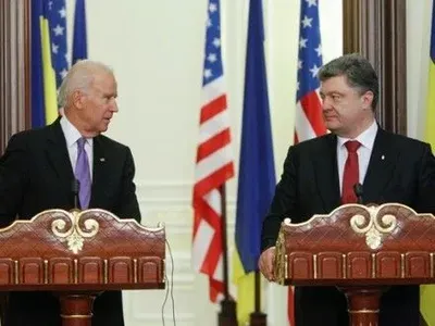 П.Порошенко и Дж.Байден обсудили вопросы сотрудничества Украины и МВФ