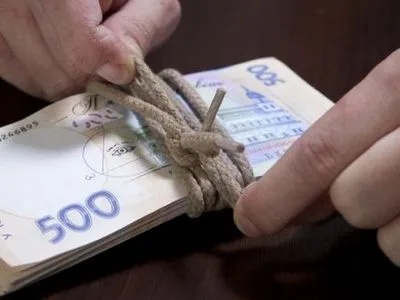 Работодатели в Ровно снизили долги по зарплате вдвое