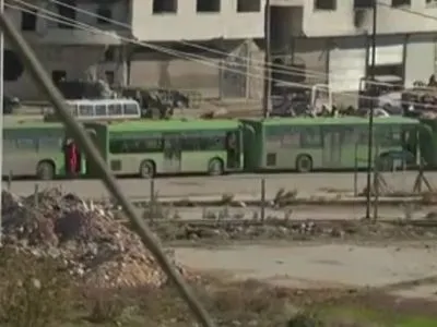 Люди зі східного Алеппо почали сідати в автобуси для евакуації - активісти