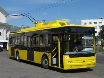 Рух деяких київських тролейбусів тимчасово закриють