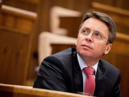 Украина должна ускорить структурные реформы - И.Миклош