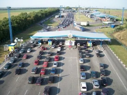 На границе с Польшей в очередях застряли более 1,1 тыс. автомобилей