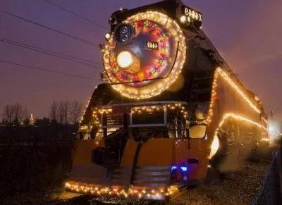 Завтра в Киеве, Львове и Харькове будут курсировать поезда святого Николая