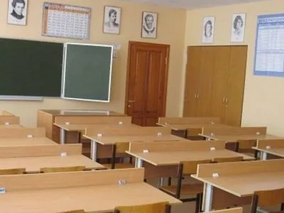 В школах райцентра Острог Ровенской области завтра возобновят обучение