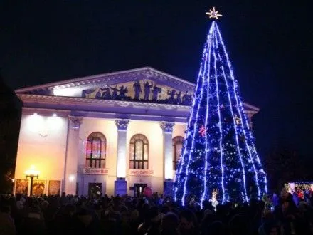 Главную елку Мариуполя зажгут 24 декабря