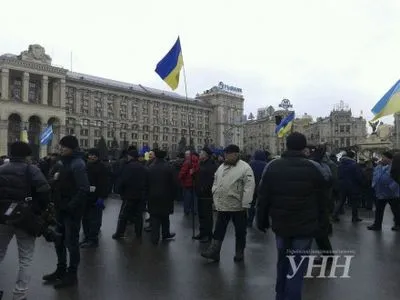 В центре столицы активисты требуют повысить пенсии правоохранителям и отставки А.Авакова