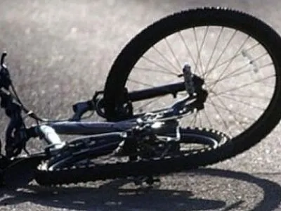 Водитель грузовика сбил насмерть велосипедиста во Львовской области