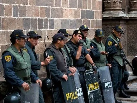 В Перу загинуло 12 поліцейських через падіння автобусу з обриву
