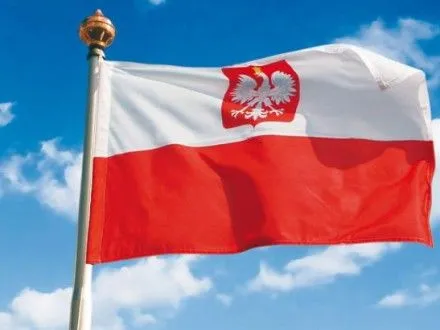 Влада Польщі відкидає "безпідставні" претензії ЄК