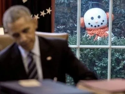 Сотрудники Белого дома напугали Б.Обаму снеговиками
