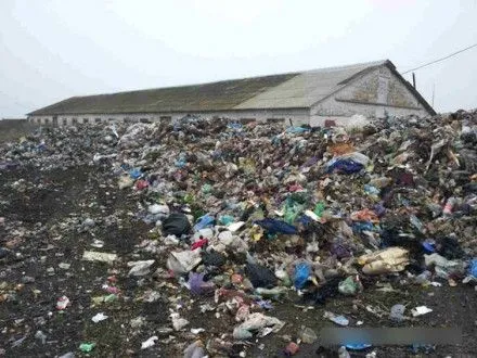 Полиция открыла производство по факту незаконной разгрузки мусора в Полтавской области