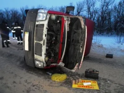 Автобус перевернулся в Луганской области, получили травмы пять человек