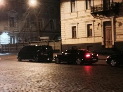 Кортеж Президента ночью приехал в СБУ - журналист