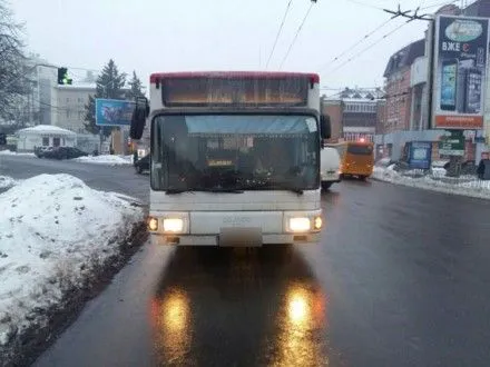 avtobus-zbiv-na-smert-64-richnu-zhinku-v-poltavi