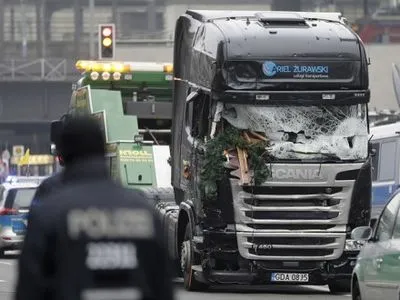 Поліція пообіцяла 100 тис. євро за дані про нападника з Берліну
