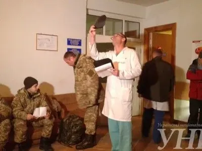 Борт из Днепра доставил бойцов АТО в винницкий госпиталь