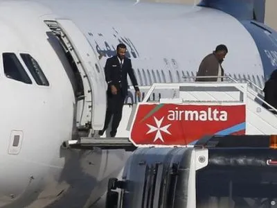 Задержаны двое преступников, которые захватили ливийский самолет