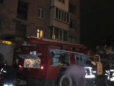 Во время пожара в Чернигове спасатели эвакуировали 27 жильцов дома
