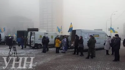 Посадовці Київщини на 44 автобусах вирушили на передову з техдопомогою і продуктами