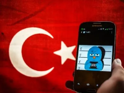 Анкара розпочала розслідування щодо 10 тис. користувачів соцмереж