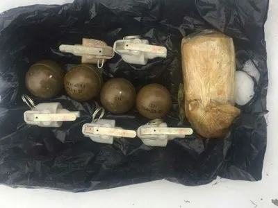 СБУ виявила п’ять схованок з боєприпасами в зоні АТО