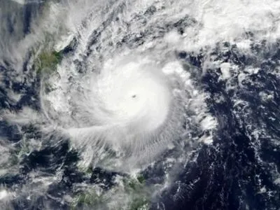 Мощный тайфун обрушился на Филиппины в Рождество