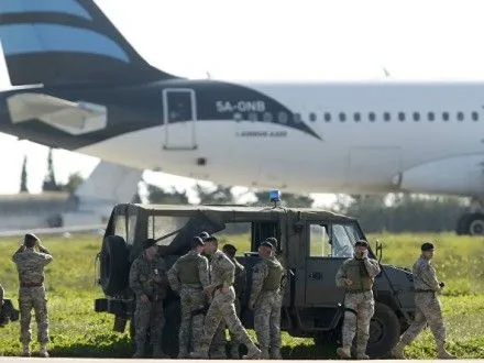 Похитителям ливийского самолета грозит пожизненное заключение