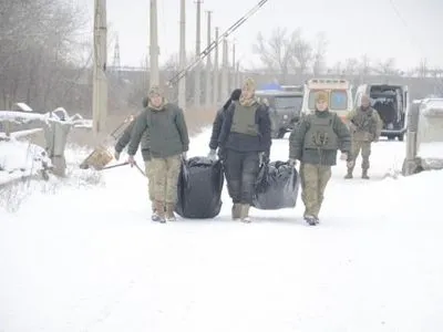 Україні повернули тіла двох загиблих на Світлодарській дузі військових