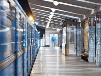 Рух потягів на станціях метро "Лісова" і "Чернігівська" відновили