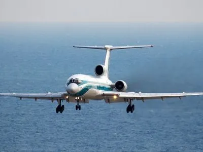 Источник сообщил, что самолет Ту-154 упал в 1,5 км от берегов Черного моря