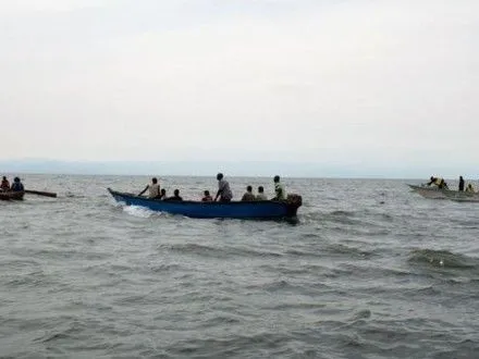 По меньшей мере 30 человек погибли в результате крушения судна с футболистами на озере Альберт в Уганде