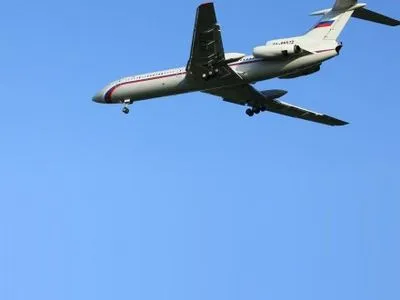 ЗМІ: рятувальники підняли з води тіло командира Ту-154