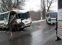Два автобуса столкнулись в Славянске, пострадал пассажир