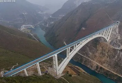 У Китаї презентували високошвидкісну залізницю