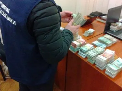 Львівські правоохоронці викрили конвертцентр з обігом більше 100 млн грн