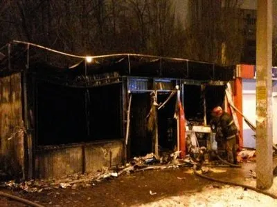 Ночью в Харькове загорелся торговый павильон