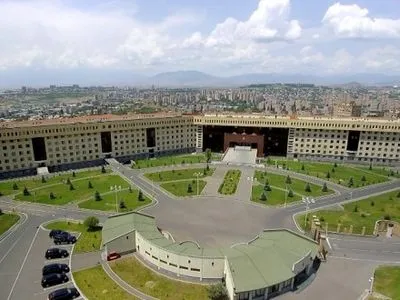 Міноборони Вірменії повідомило про атаку азербайджанських військ на кордоні