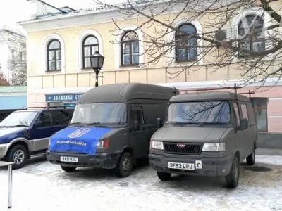 В Киеве состоялась передача четырех отремонтированных автомобилей в зону АТО