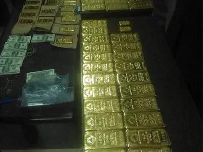 У керівництва “Агрейну” під час обшуків правоохоронці вилучили рекордні 72 кілограми золотих злитків