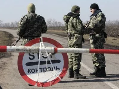 Пограничники задержали автомобиль, который пытался незаконно провезти мясо на оккупированный Донбасс