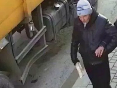 Камери спостереження зафіксували підозрюваного у черговому подвійному вбивстві на Одещині
