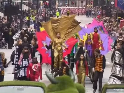 Яркий новогодний парад состоялся в Лондоне