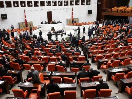 Парламент Турции рассмотрит решение правительства о продлении режима ЧП